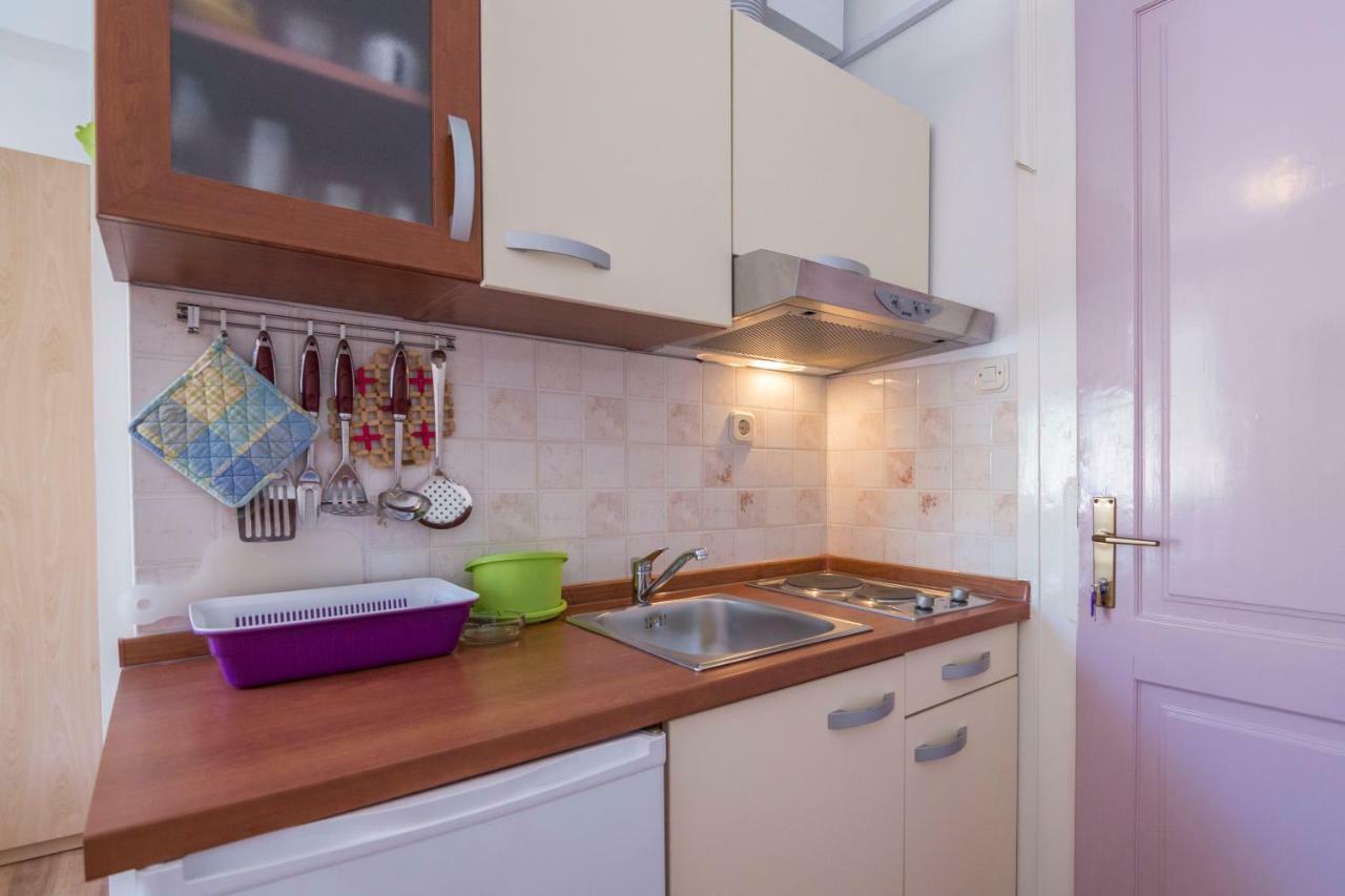 Apartment Riva 5 Komiza Bagian luar foto